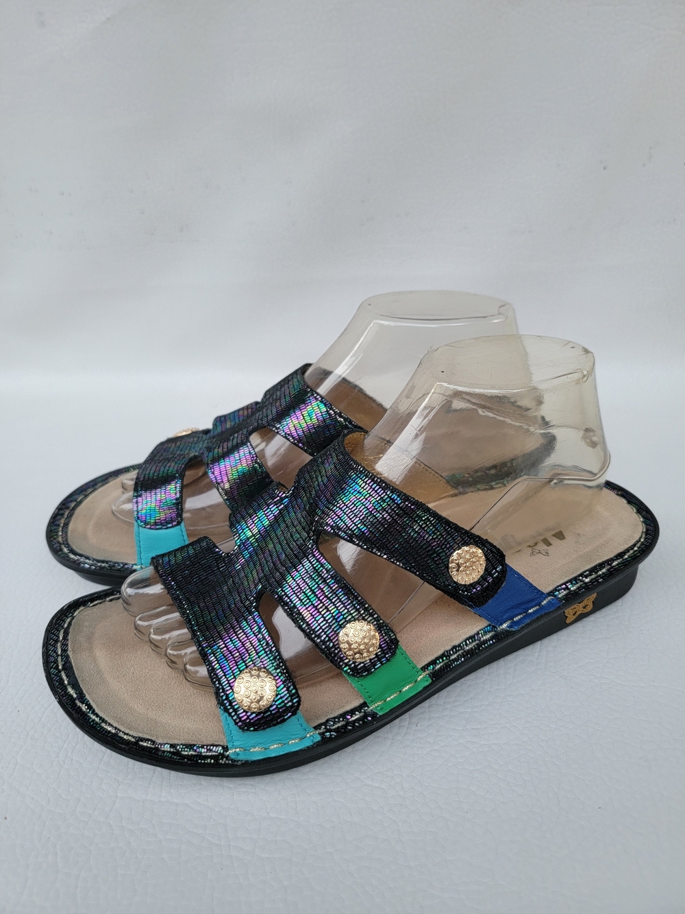 Alegria Venus 3-Strap Leather Sandals in multicolor are designed for women i